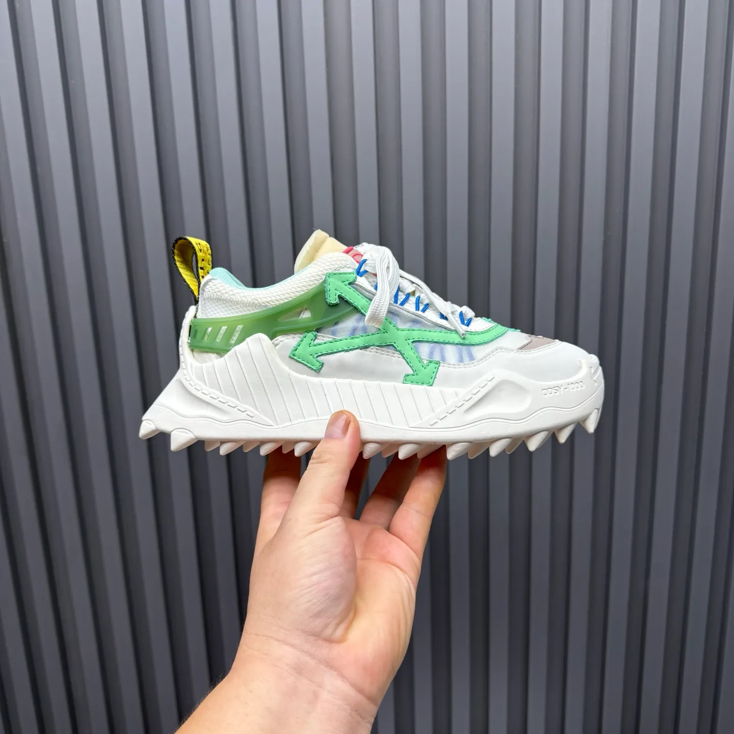 P680 OFF WHITE⚡️Couple style⚡️ Size: 35-40 women’s style 39-46 men’s style